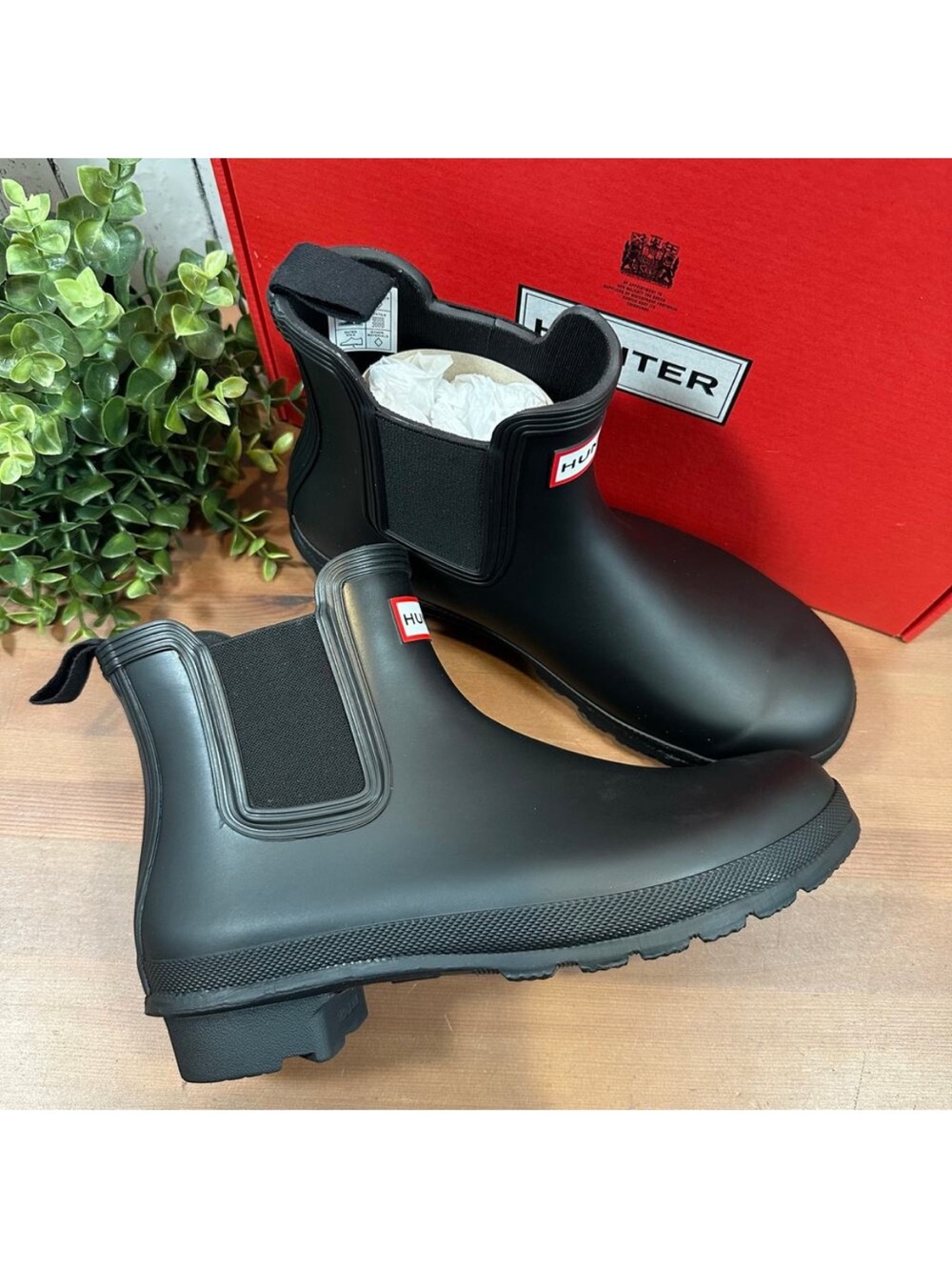 Hunter Black Chelsea Short Rain Boots with Logo Trim New in Box Sz 8 - Picture 3 of 7